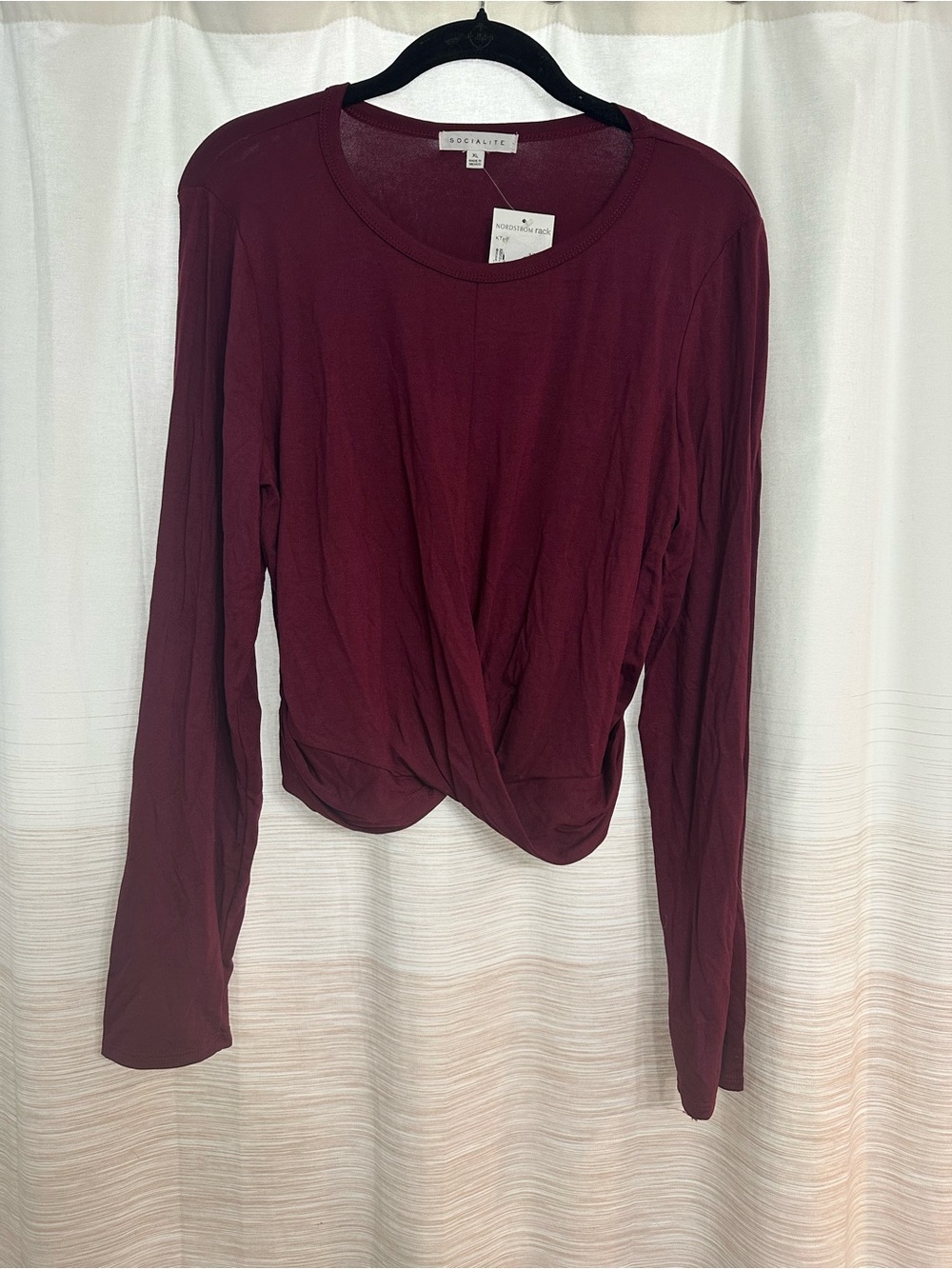 Socialite Women's Long-Sleeve Twist Front Top - Burgundy Size XL